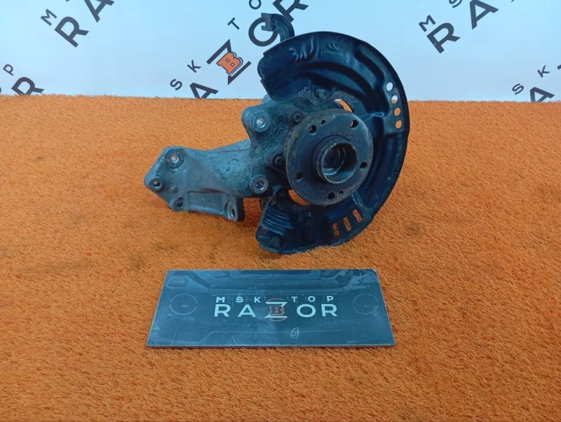 Кулак поворотный