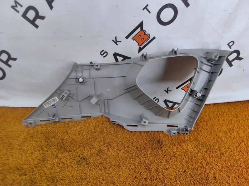 Накладка на стойку кузова