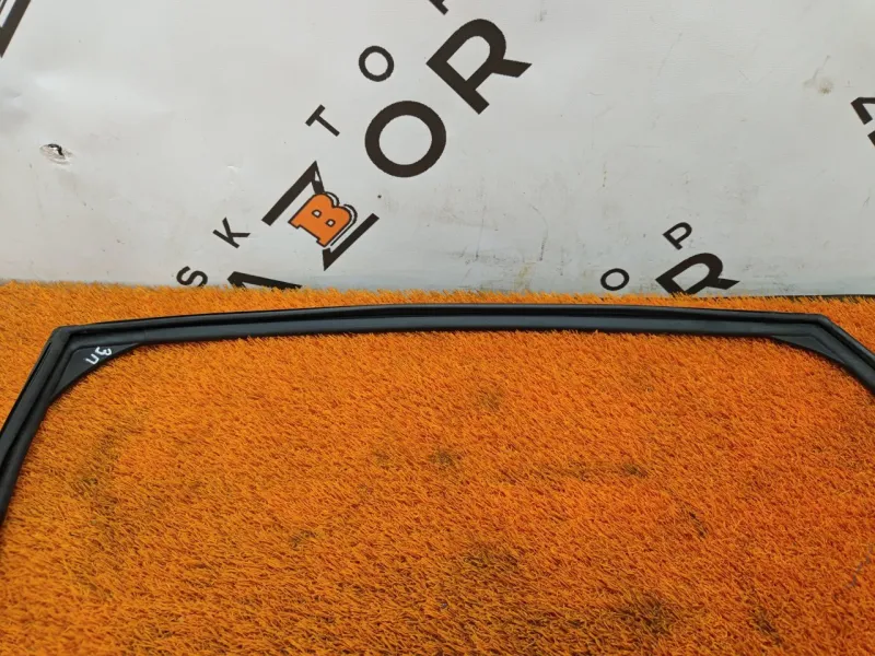 Уплотнитель стекла двери