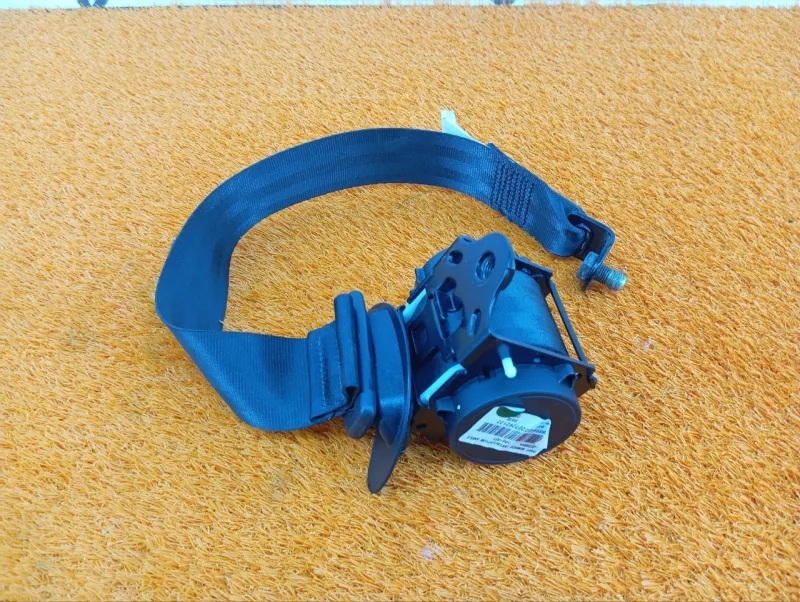 Ремень безопасности