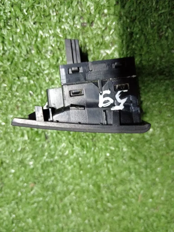 Кнопка стеклоподъемника