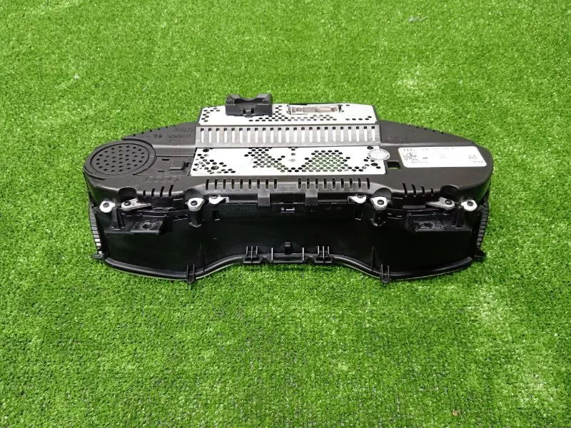 Панель приборов