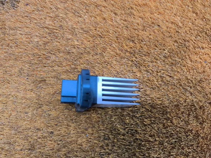 Резистор отопителя