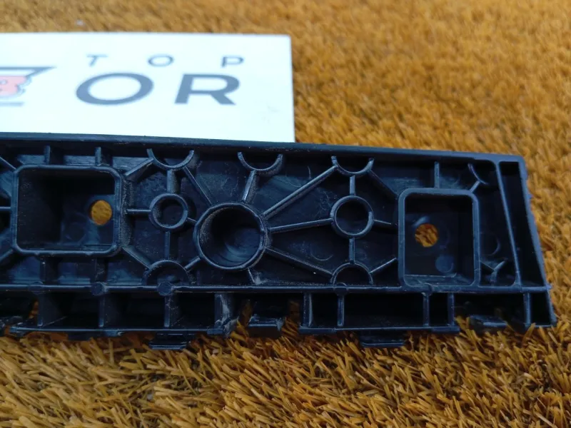 Крепление бампера