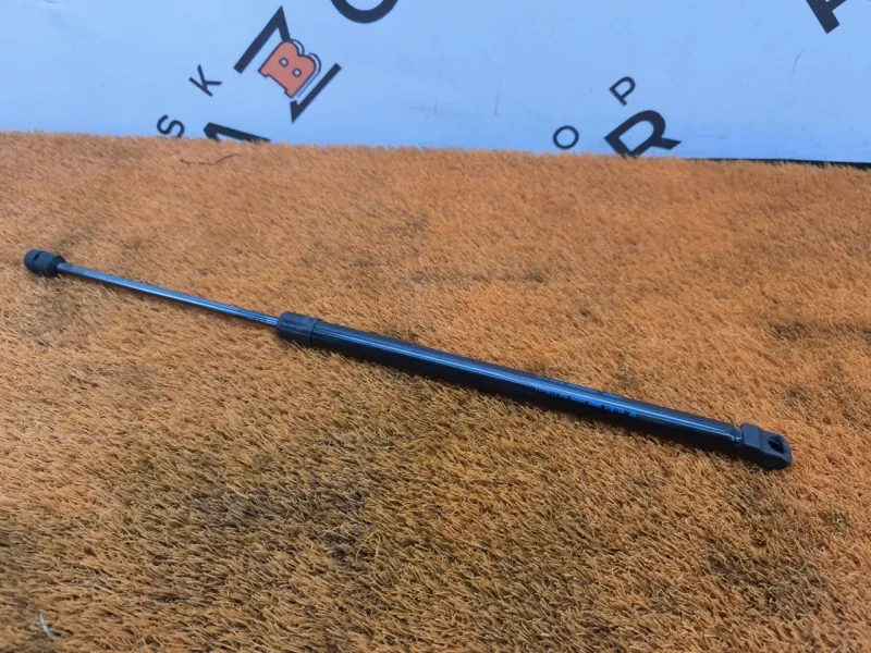 Амортизатор крышки багажника