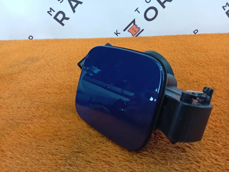 Лючок топливного бака