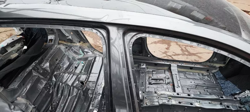 Порог с центральной стойкой