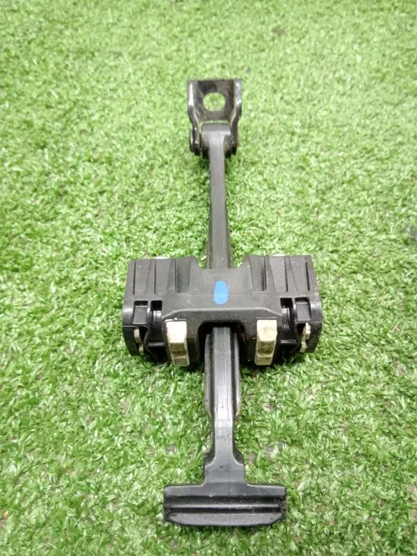 Ограничитель двери