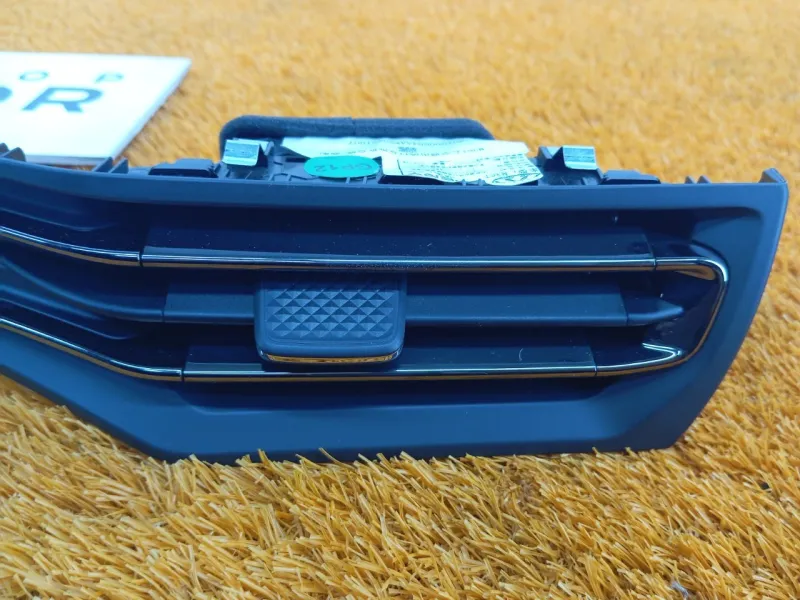 Накладка на торпедо