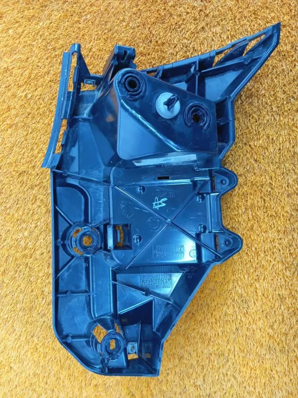 Крепление бампера