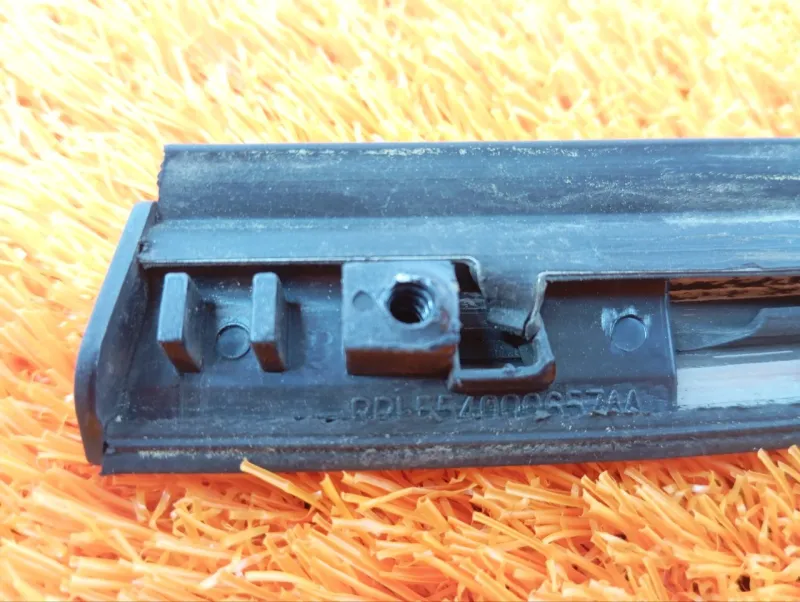 Молдинг стекла