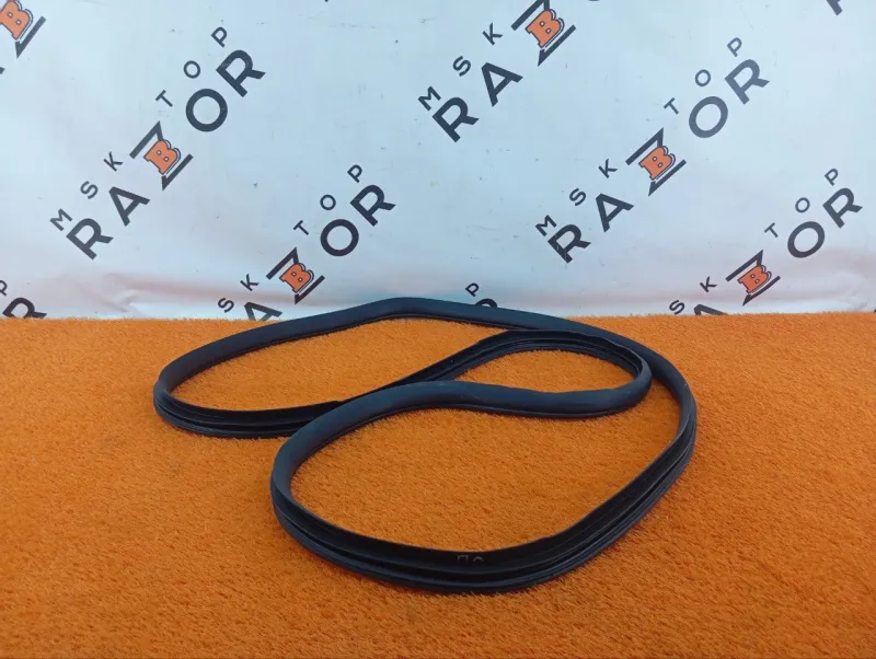 Уплотнитель проема двери