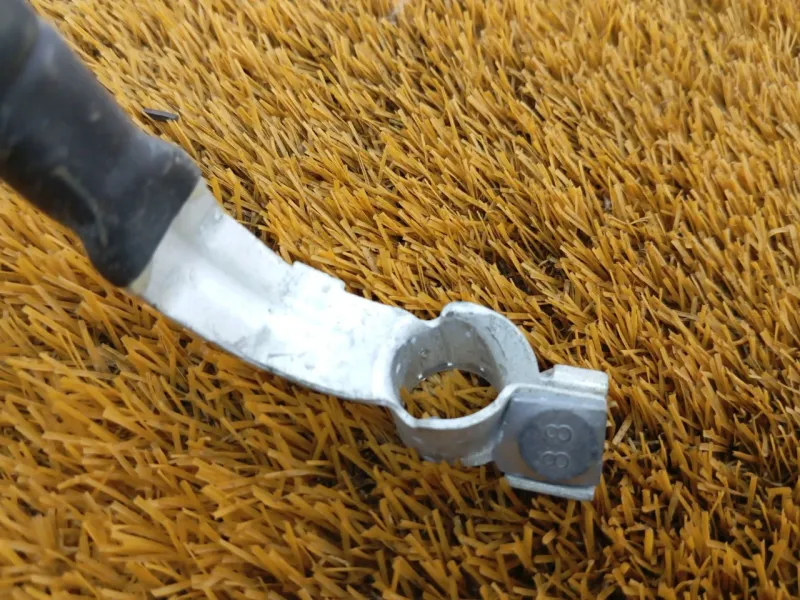 Клемма аккумулятора