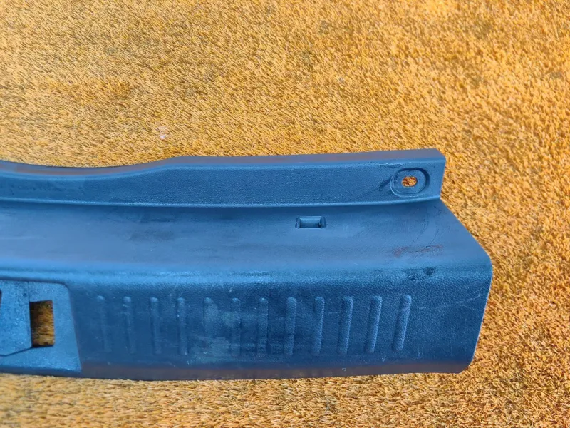 Накладка замка багажника