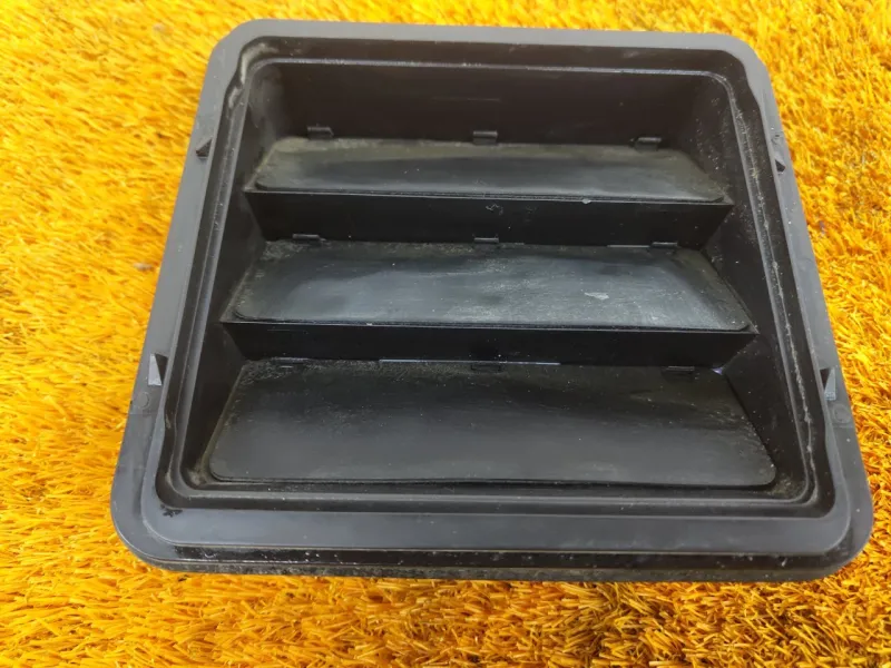 Решетка вентиляционная