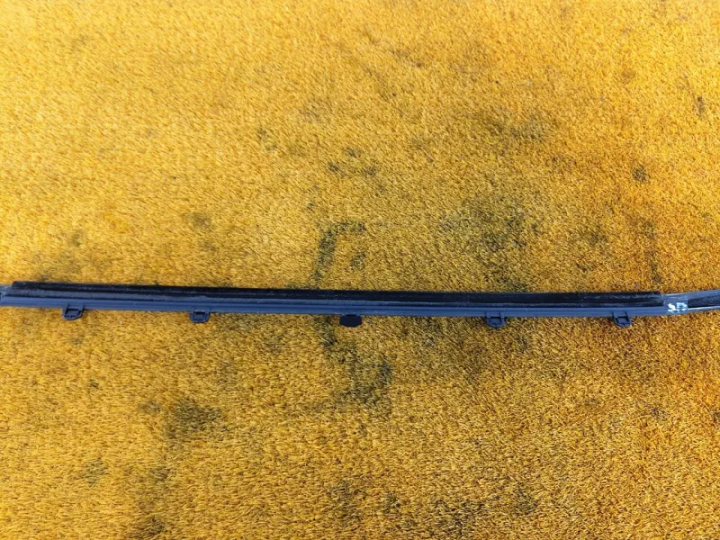 Молдинг стекла