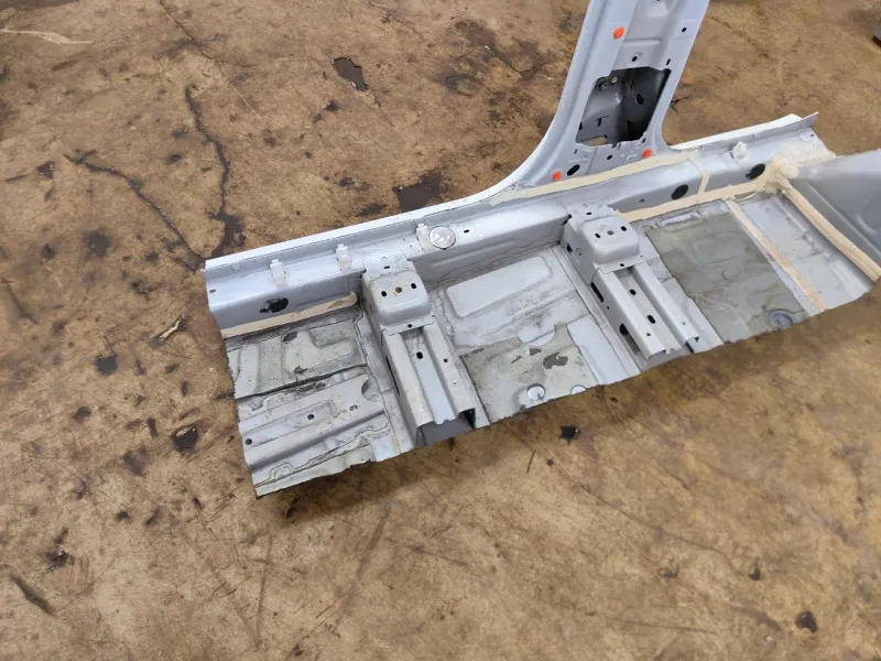 Порог с центральной стойкой