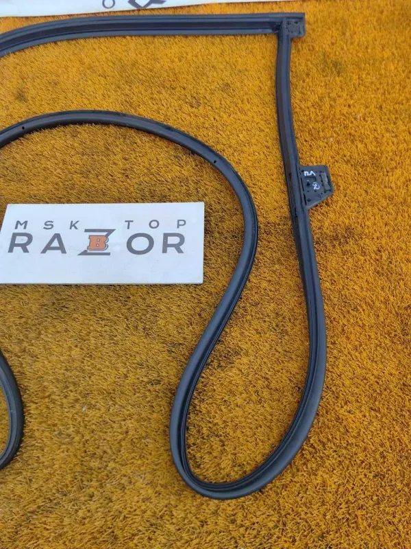 Уплотнитель двери