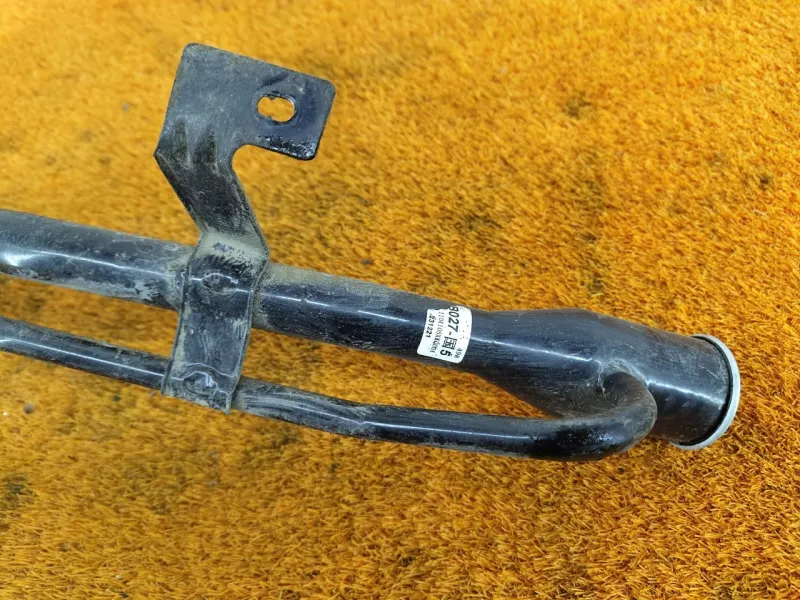 Горловина топливного бака