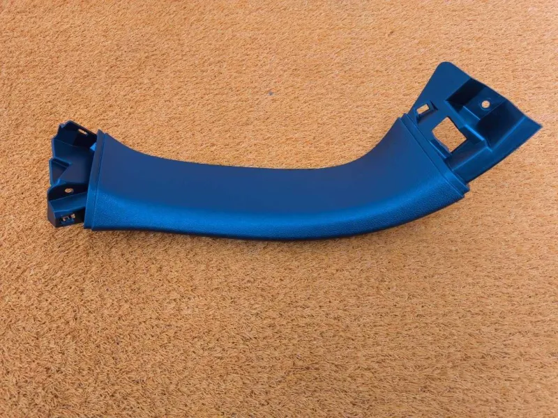 Обшивка крышки багажника