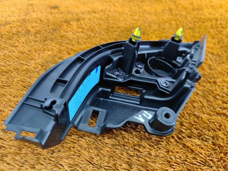 Уголок двери