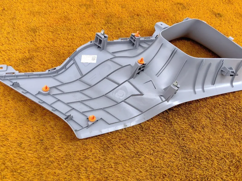 Накладка на стойку кузова