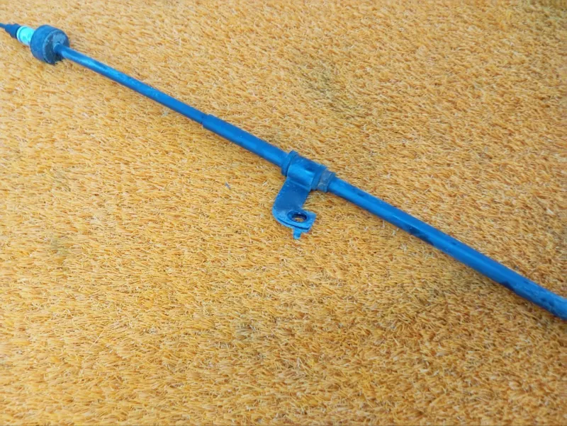 Трос стояночного тормоза