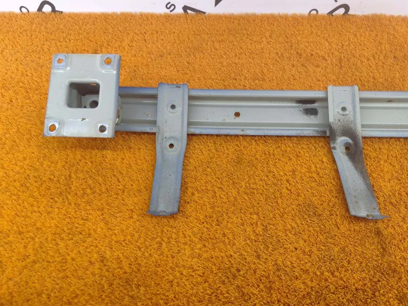 Усилитель бампера