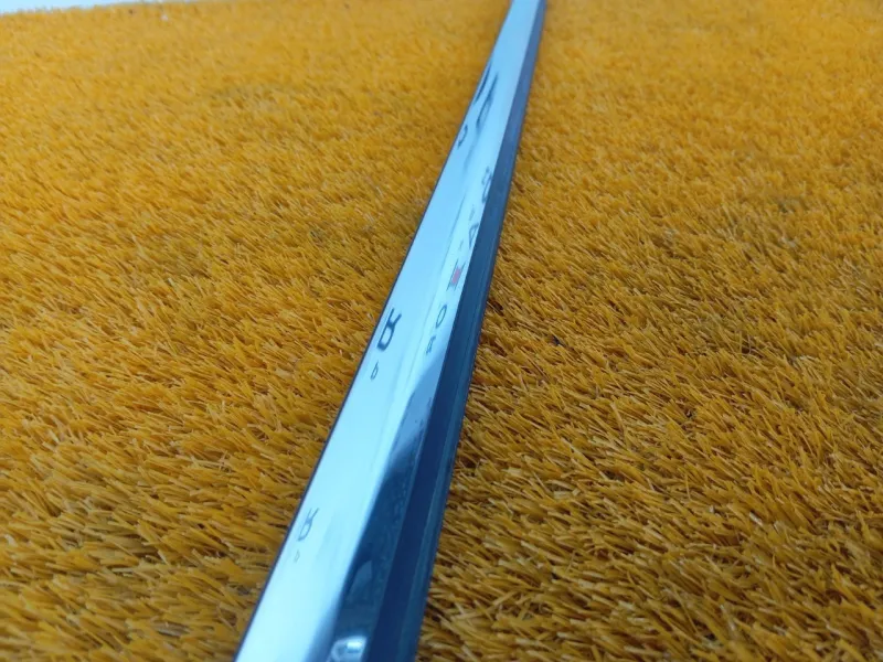 Уплотнитель стекла двери