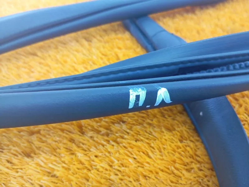 Уплотнитель двери