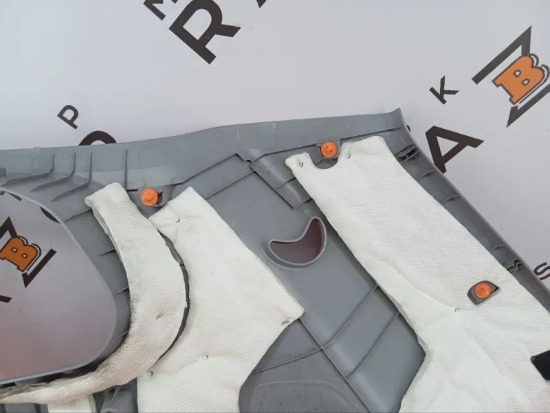 Обшивка багажника