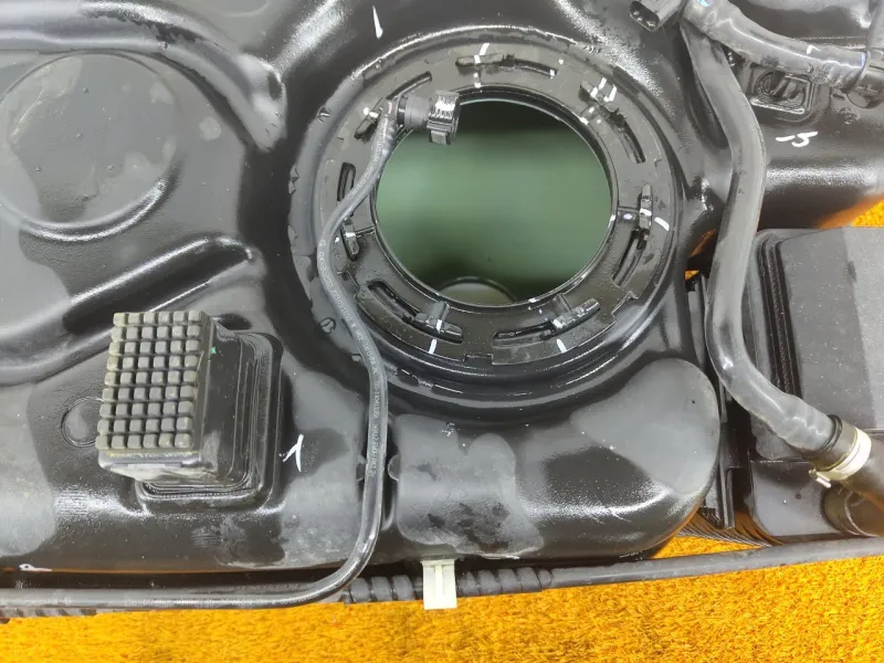 Бак топливный