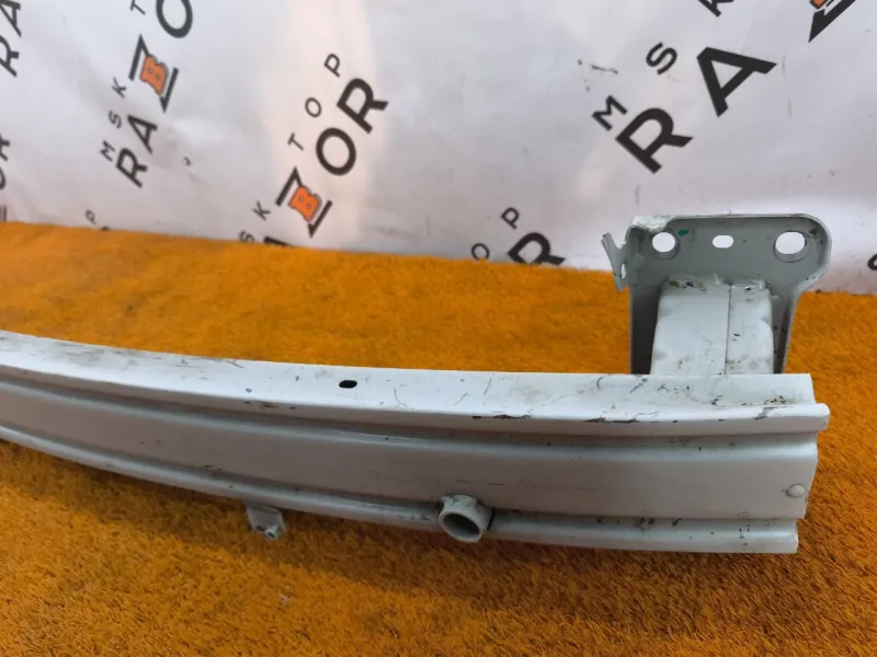 Усилитель бампера