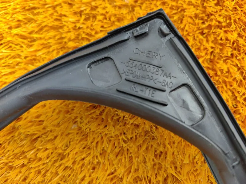 Уплотнитель стекла двери