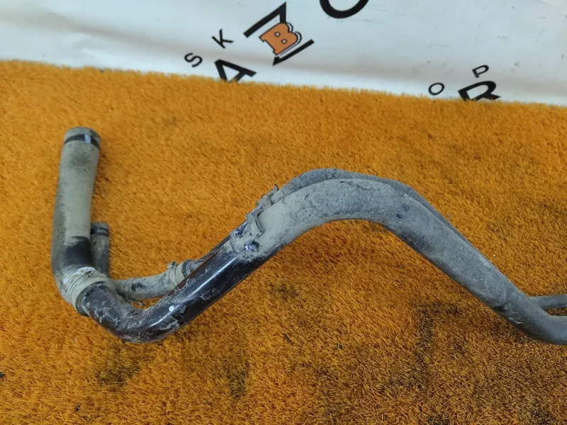 Горловина топливного бака