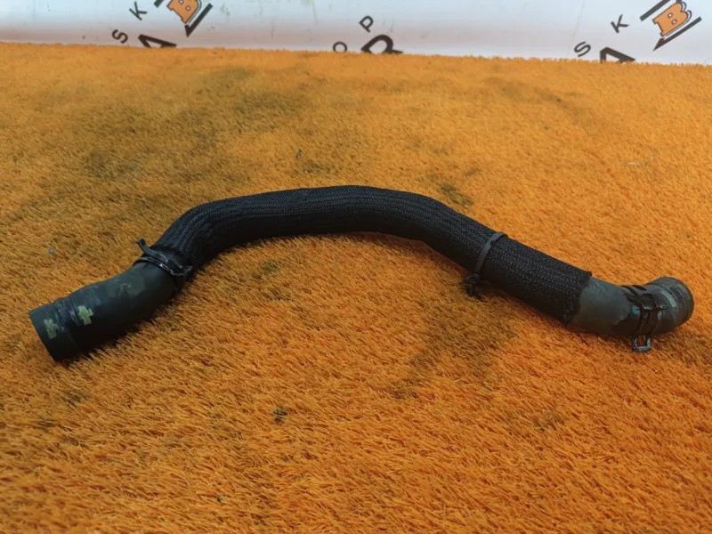 Патрубок радиатора