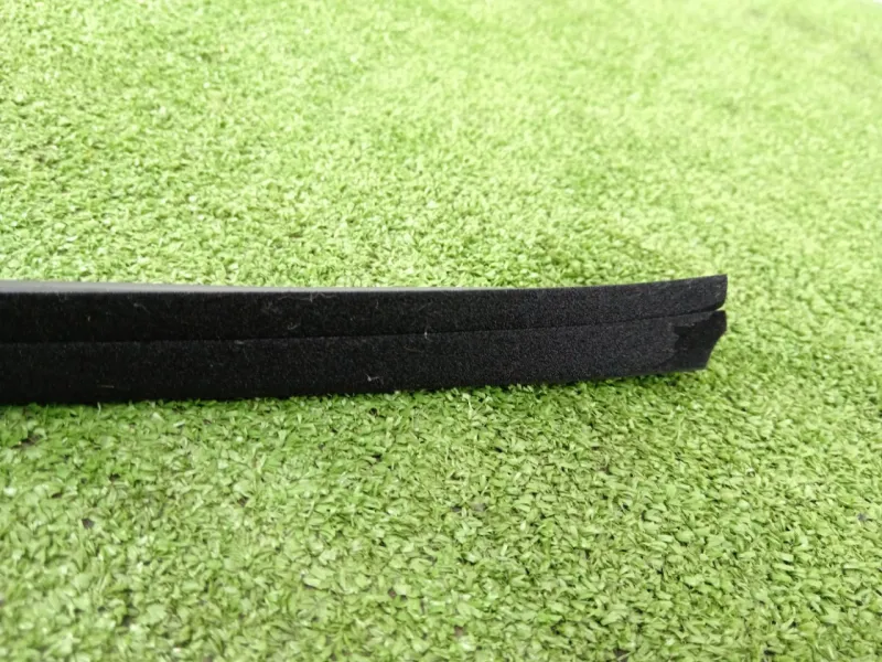 Уплотнитель стекла двери