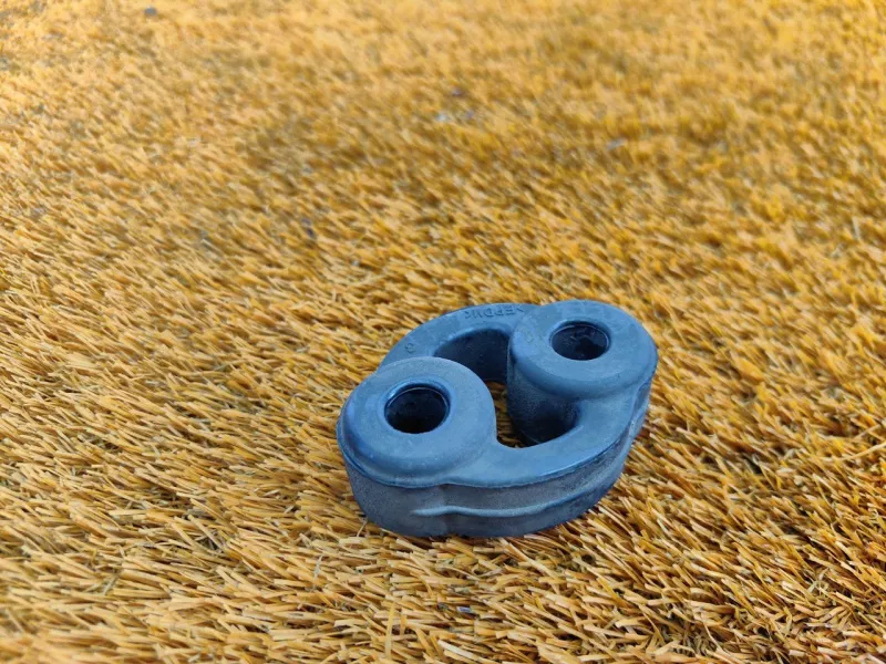 Крепление глушителя