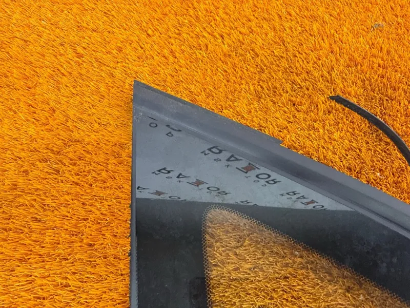 Форточка задняя