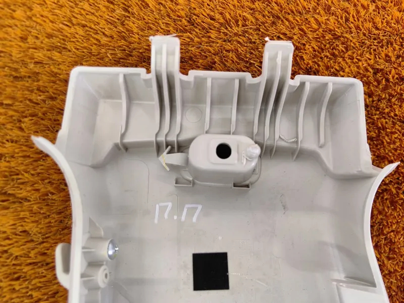 Обшивка центральной стойки