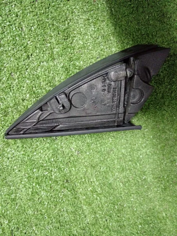 Защитная планка салона