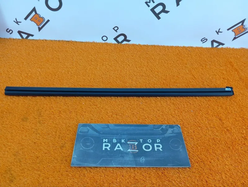 Уплотнитель стекла двери