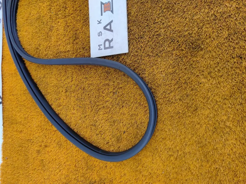 Уплотнитель проема двери