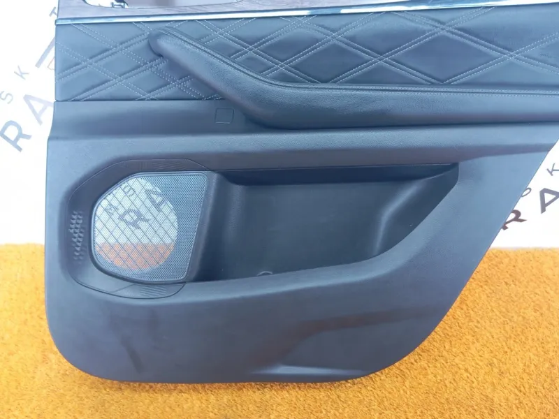 Обшивка двери