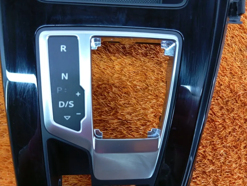 Накладка центральной консоли