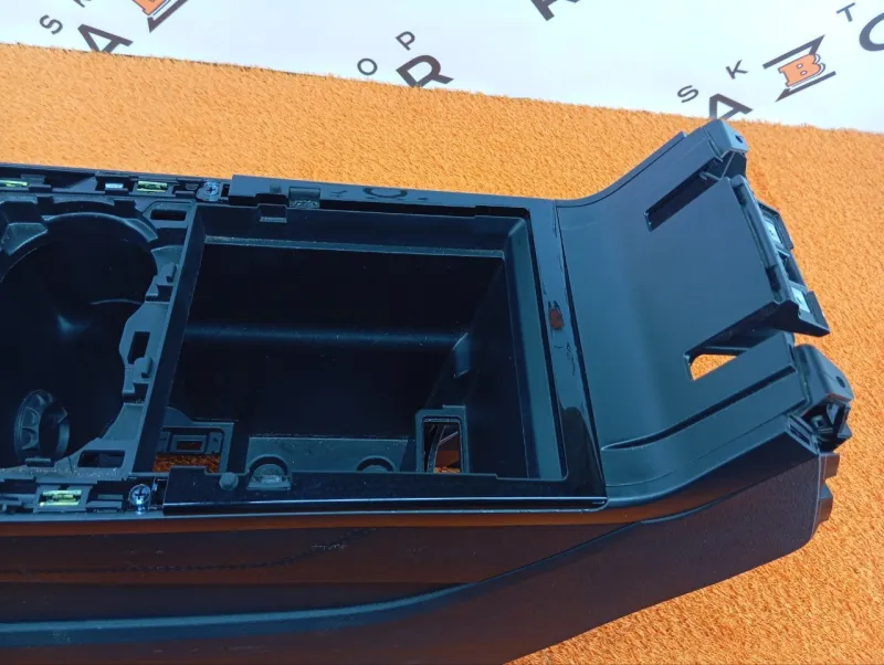 Консоль центральная