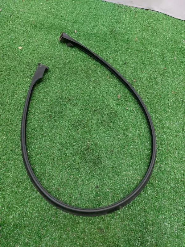 Уплотнитель стекла двери