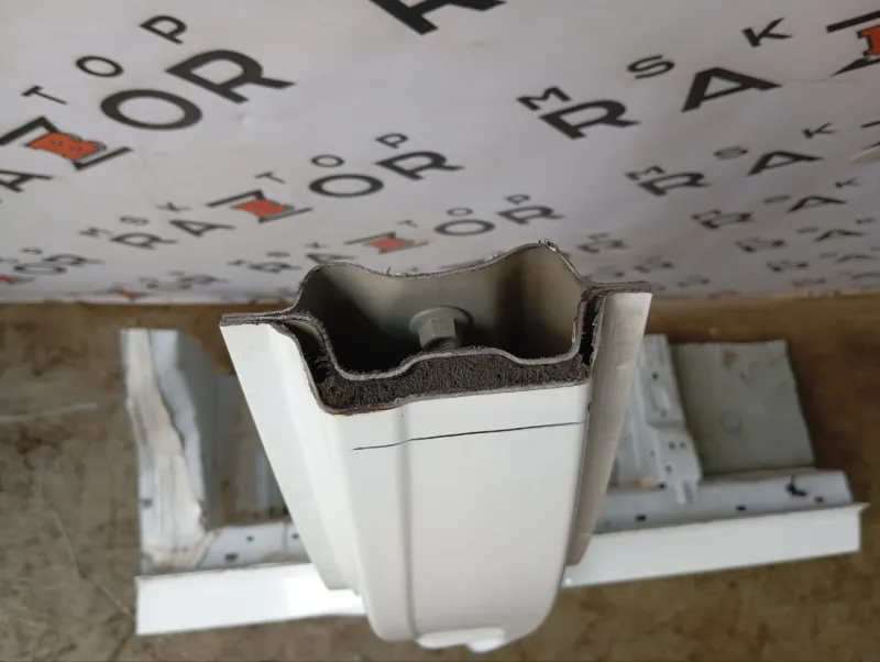 Порог с центральной стойкой