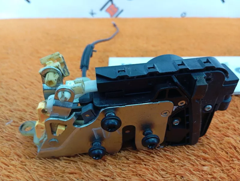 Замок двери