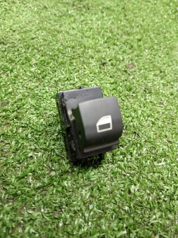 Кнопка стеклоподъемника